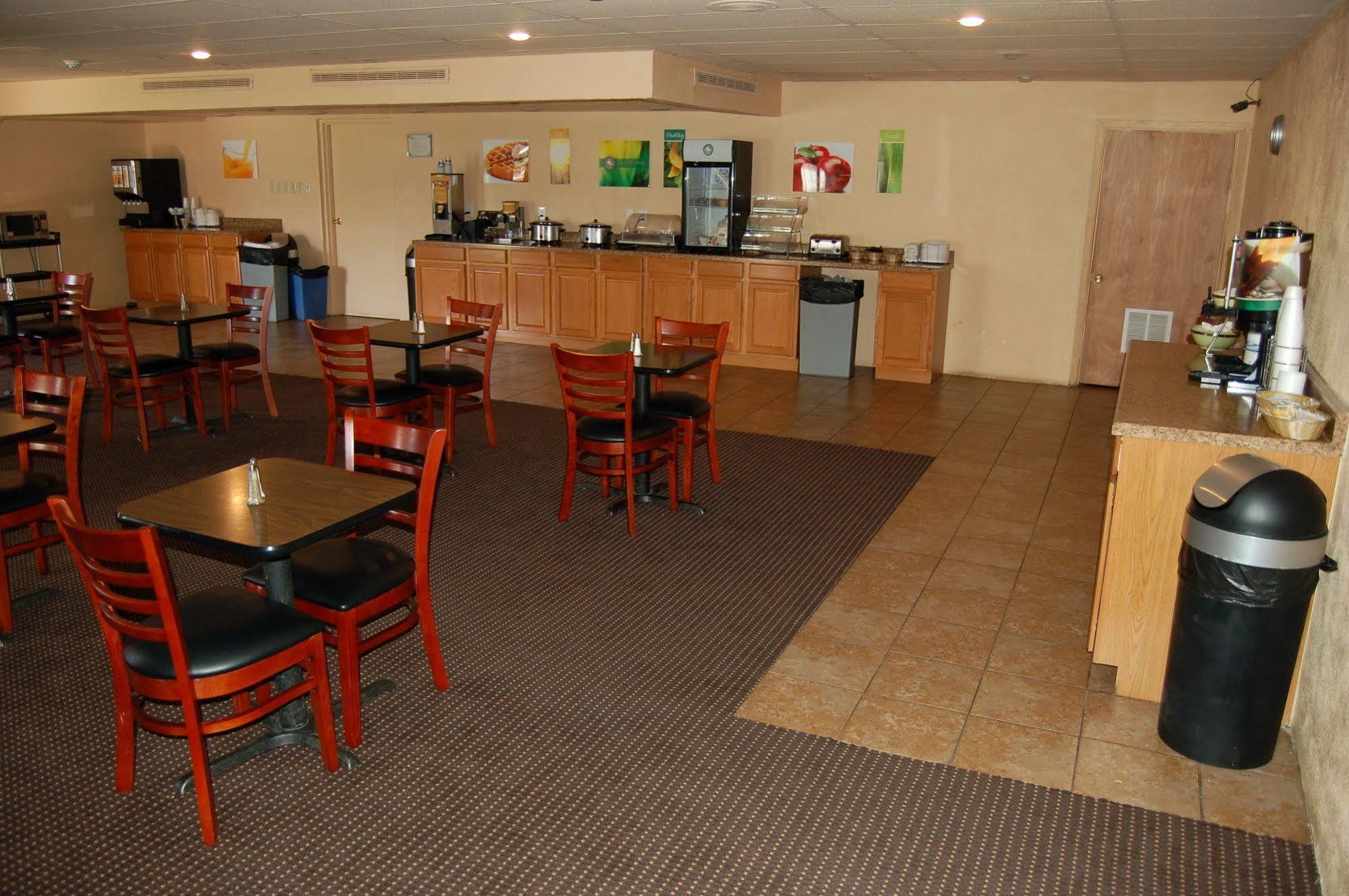 Quality Inn Taos Buitenkant foto