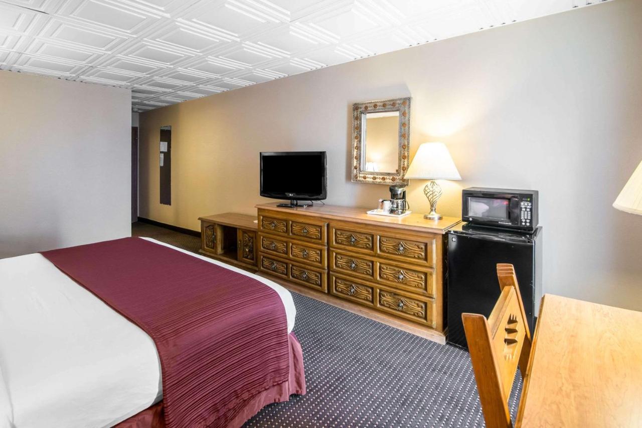 Quality Inn Taos Buitenkant foto
