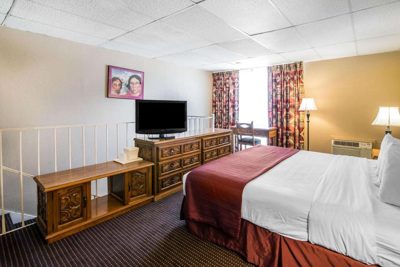 Quality Inn Taos Buitenkant foto