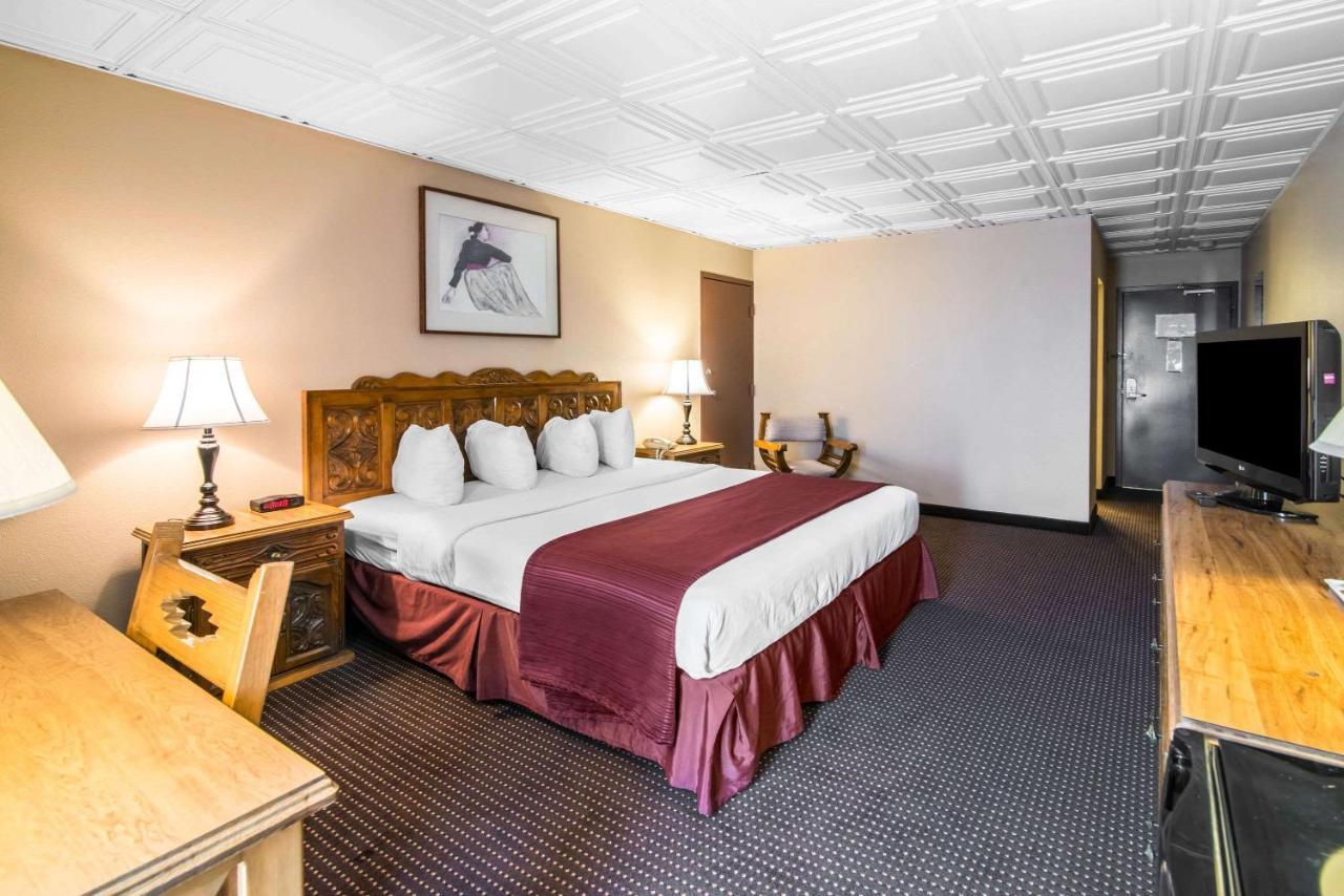 Quality Inn Taos Buitenkant foto