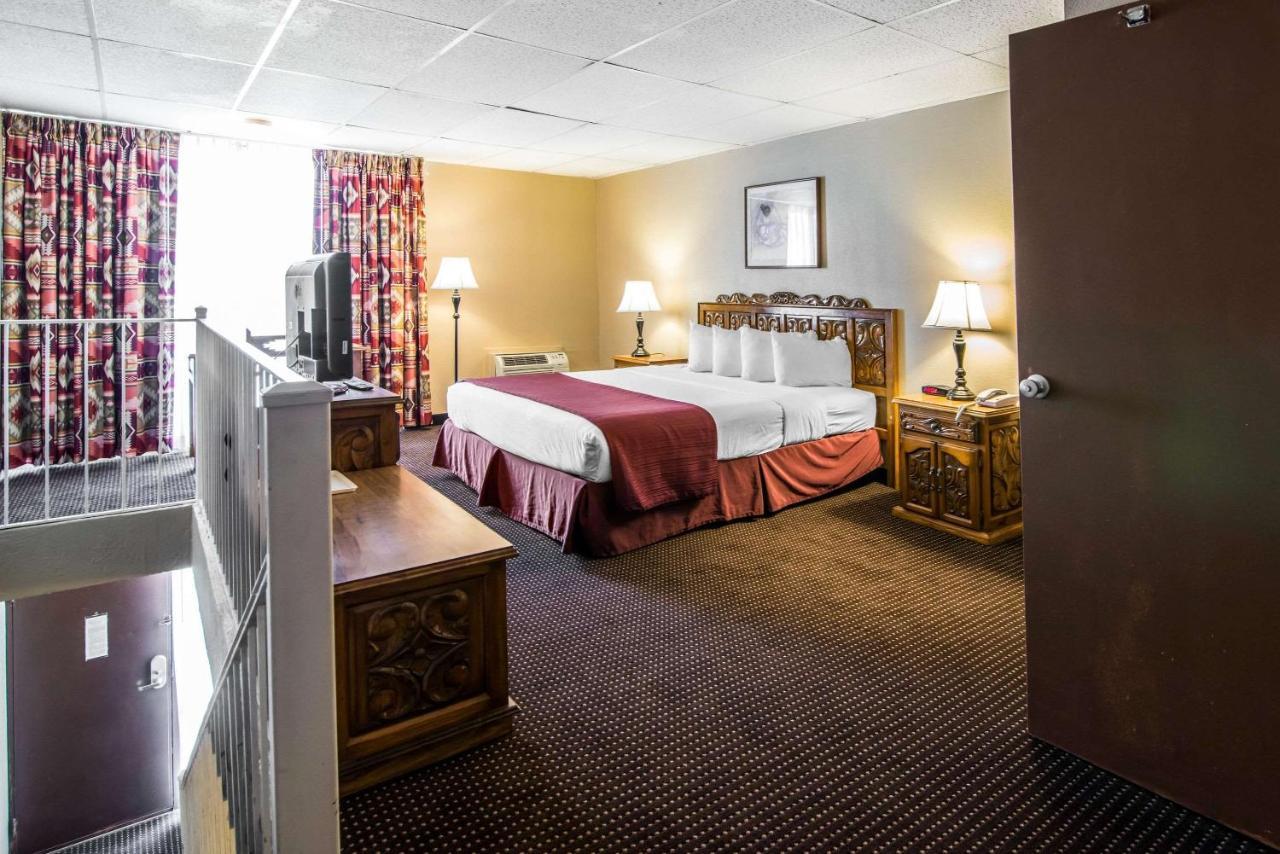 Quality Inn Taos Buitenkant foto