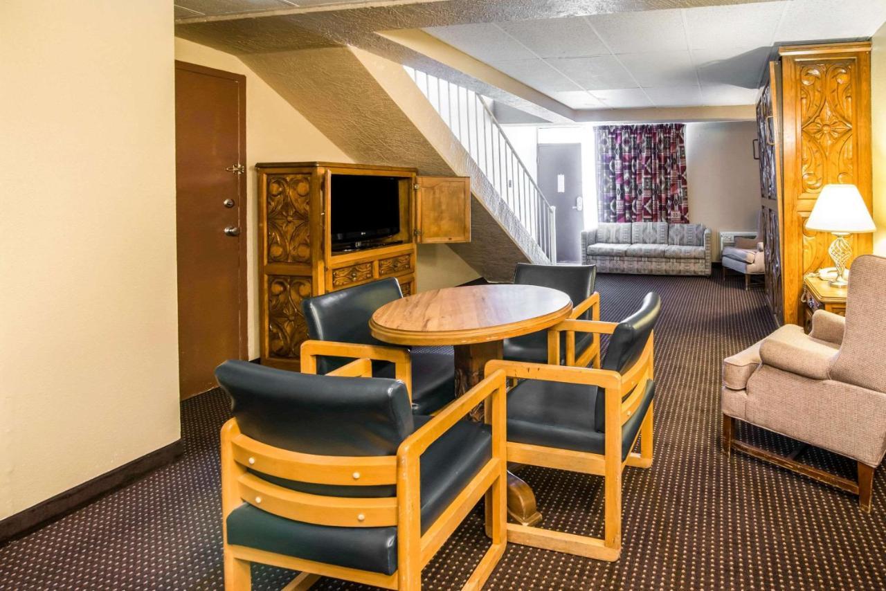 Quality Inn Taos Buitenkant foto